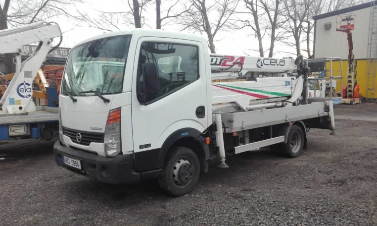 DT24 na podvozku Nissan Cabstar – pracovní plošina 24 m